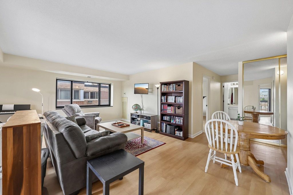 2885 Knox Avenue S 707, Minneapolis, MN 55408 — photo 4