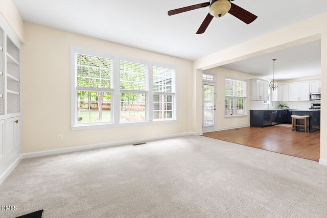511 E Hatterleigh Avenue, Hillsborough, NC 27278