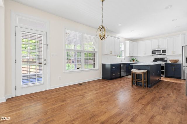 511 E Hatterleigh Avenue, Hillsborough, NC 27278