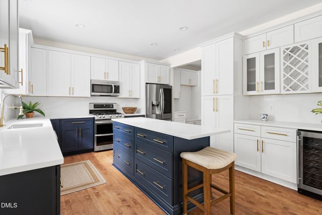 511 E Hatterleigh Avenue, Hillsborough, NC 27278