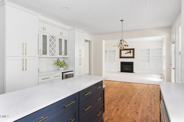 511 E Hatterleigh Avenue, Hillsborough, NC 27278