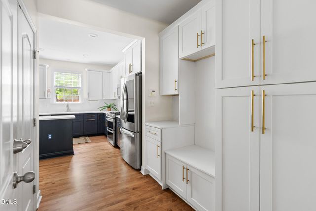 511 E Hatterleigh Avenue, Hillsborough, NC 27278