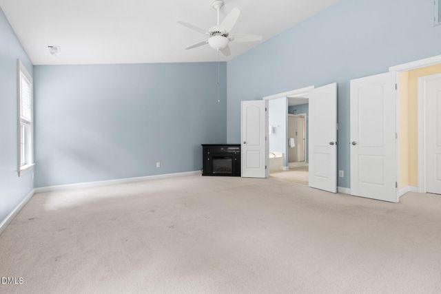 511 E Hatterleigh Avenue, Hillsborough, NC 27278