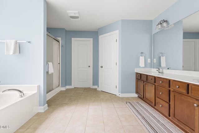 511 E Hatterleigh Avenue, Hillsborough, NC 27278