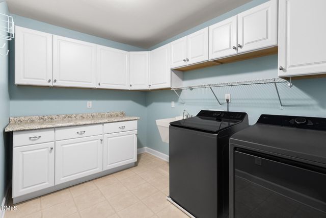 511 E Hatterleigh Avenue, Hillsborough, NC 27278