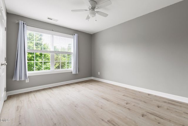 511 E Hatterleigh Avenue, Hillsborough, NC 27278