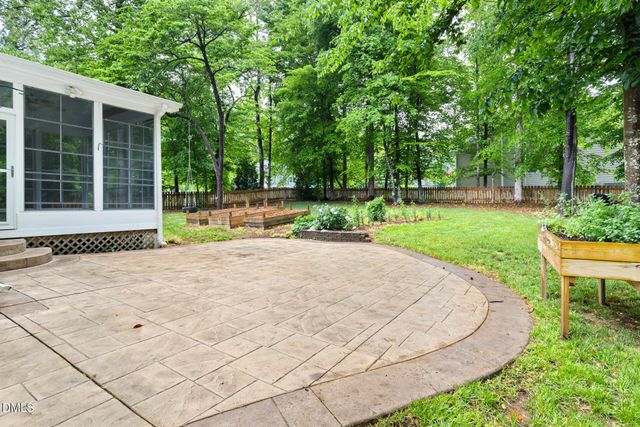 511 E Hatterleigh Avenue, Hillsborough, NC 27278