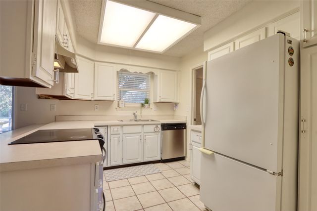 1204 Honeysuckle Drive, Keene, TX 76059