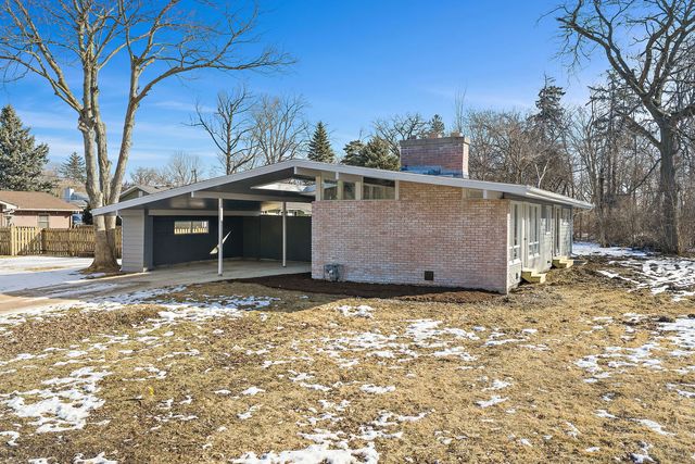 411 S 1st Street, Elburn, IL 60119