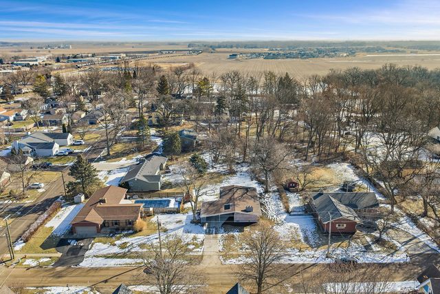 411 S 1st Street, Elburn, IL 60119