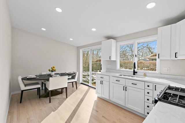 411 S 1st Street, Elburn, IL 60119