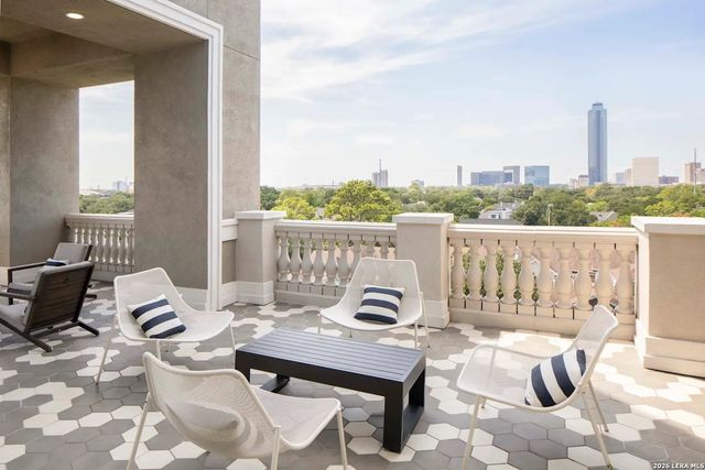 3939 W Alabama St # 2-324, Houston, TX 77027