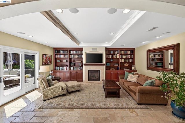 4576 Del Valle Pkwy, Pleasanton, CA 94566