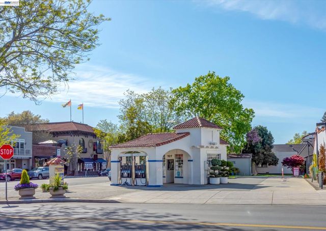 4576 Del Valle Pkwy, Pleasanton, CA 94566