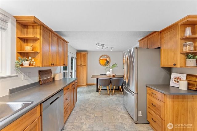 9210 166th Place NE, Redmond, WA 98052