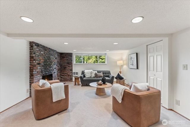 9210 166th Place NE, Redmond, WA 98052