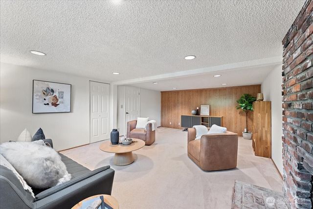 9210 166th Place NE, Redmond, WA 98052