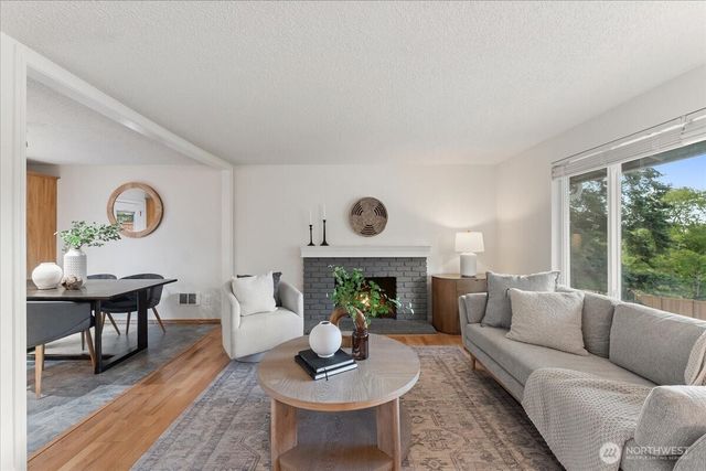 9210 166th Place NE, Redmond, WA 98052