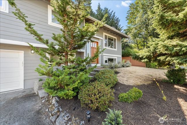 9210 166th Place NE, Redmond, WA 98052