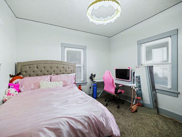 2744 S 10TH Street, Omaha, NE 68108