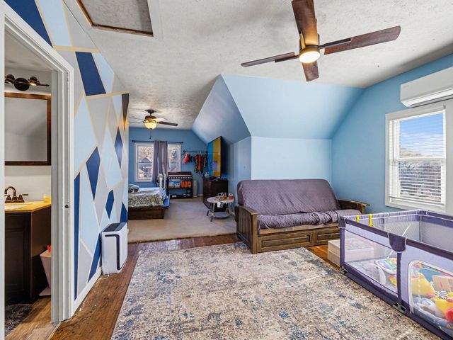 2744 S 10TH Street, Omaha, NE 68108