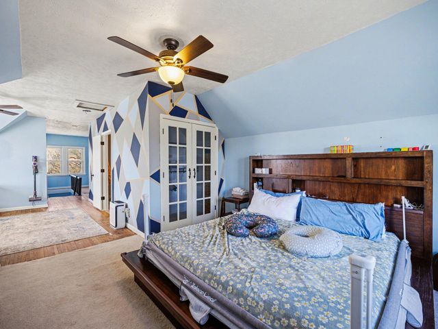 2744 S 10TH Street, Omaha, NE 68108