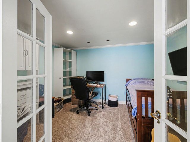 2744 S 10TH Street, Omaha, NE 68108