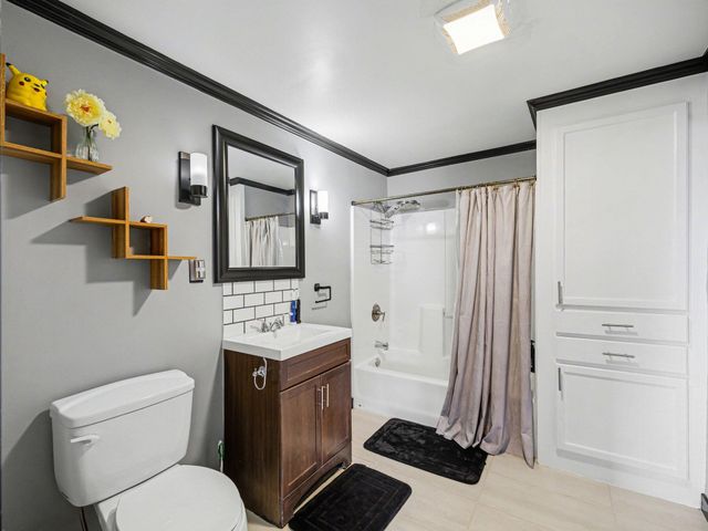 2744 S 10TH Street, Omaha, NE 68108