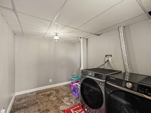 2744 S 10TH Street, Omaha, NE 68108