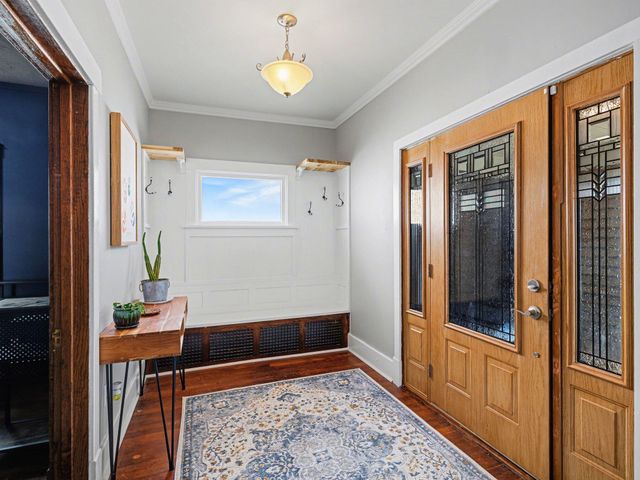 2744 S 10TH Street, Omaha, NE 68108