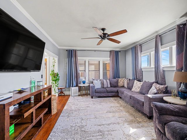 2744 S 10TH Street, Omaha, NE 68108