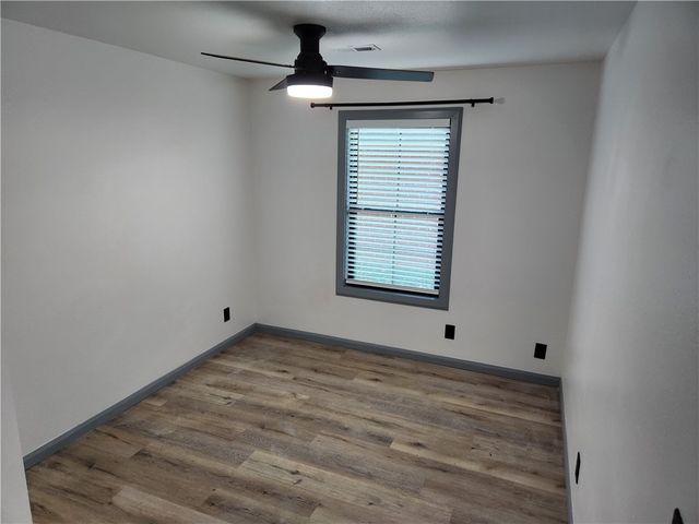 9 Holly Drive B, Bentonville, AR 72712