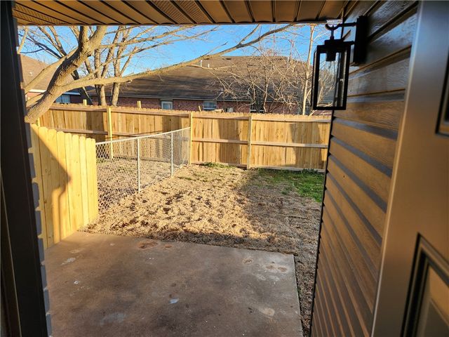 9 Holly Drive B, Bentonville, AR 72712