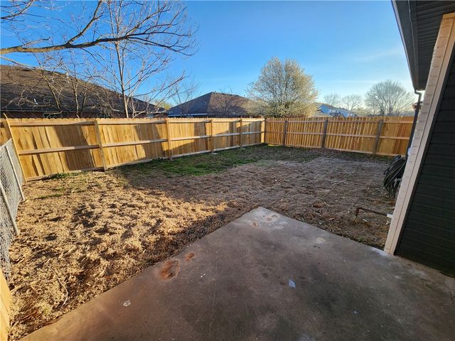 9 Holly Drive B, Bentonville, AR 72712