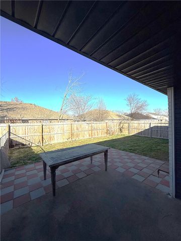 9 Holly Drive B, Bentonville, AR 72712