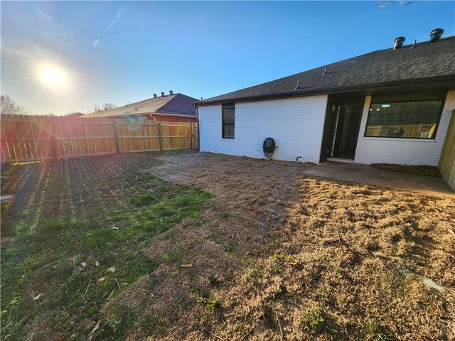 9 Holly Drive B, Bentonville, AR 72712