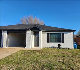 9 Holly Drive B, Bentonville, AR 72712