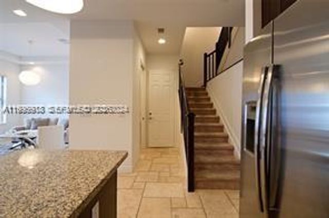 8375 NW 51st Ter 1, Doral, FL 33166