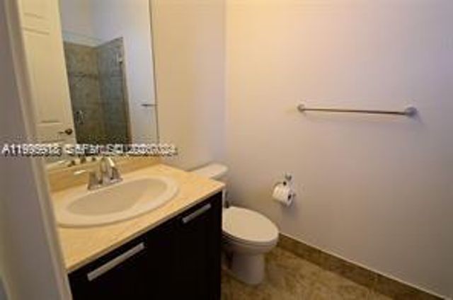 8375 NW 51st Ter 1, Doral, FL 33166