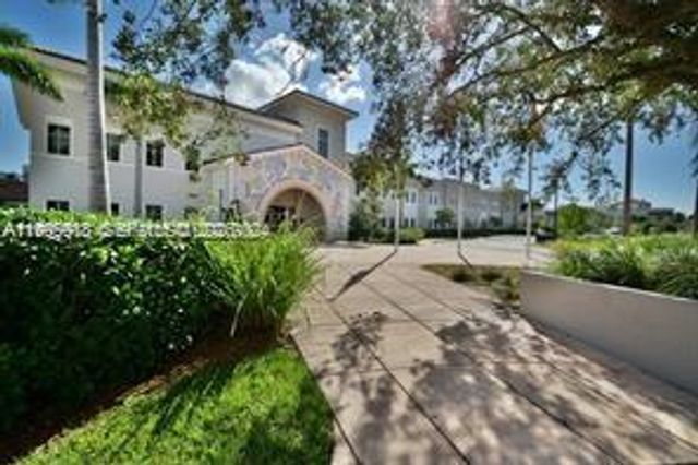 8375 NW 51st Ter 1, Doral, FL 33166