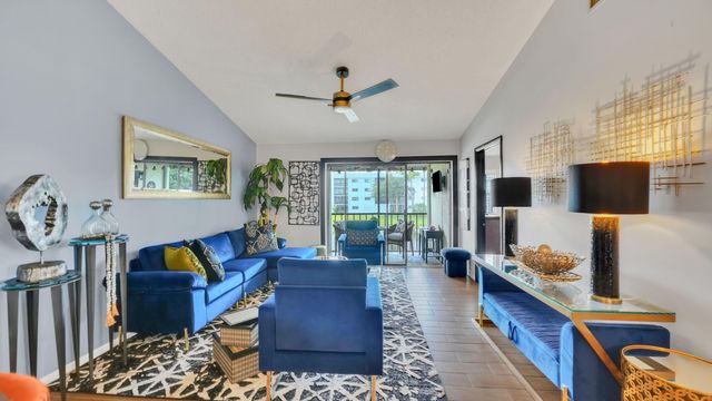7618 Tahiti Lane 206, Lake Worth, FL 33467