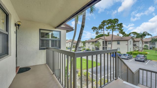 7618 Tahiti Lane 206, Lake Worth, FL 33467