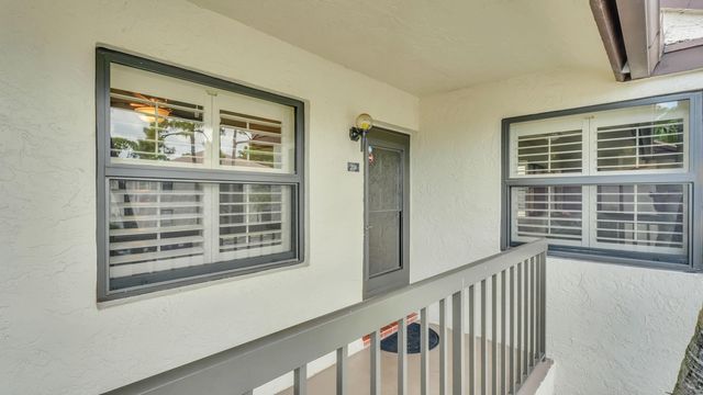 7618 Tahiti Lane 206, Lake Worth, FL 33467