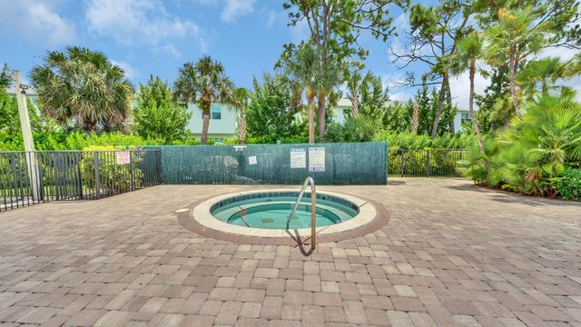 7618 Tahiti Lane 206, Lake Worth, FL 33467