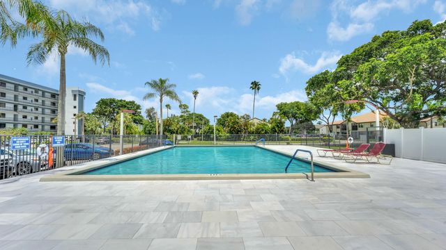 7618 Tahiti Lane 206, Lake Worth, FL 33467