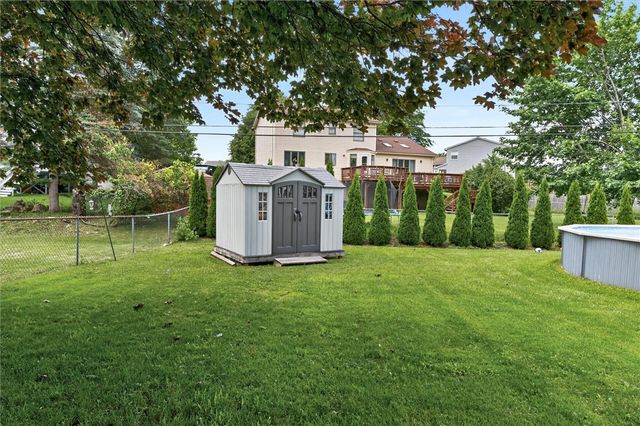 20 Flamingo Drive, Gates, NY 14624