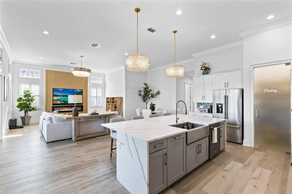 Image 13 of property listing at 13337 ALDERLEY DRIVE, Orlando, FL 32832