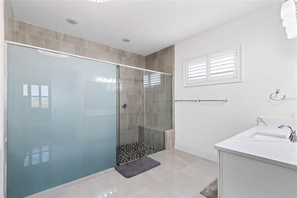 Image 22 of property listing at 13337 ALDERLEY DRIVE, Orlando, FL 32832