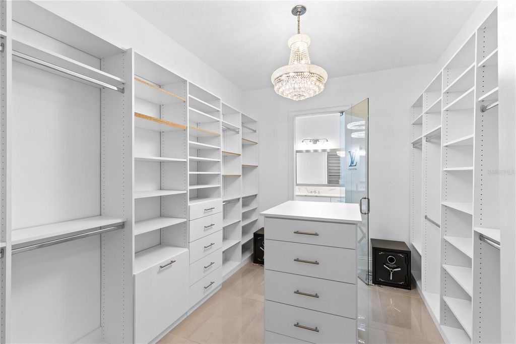 Image 24 of property listing at 13337 ALDERLEY DRIVE, Orlando, FL 32832