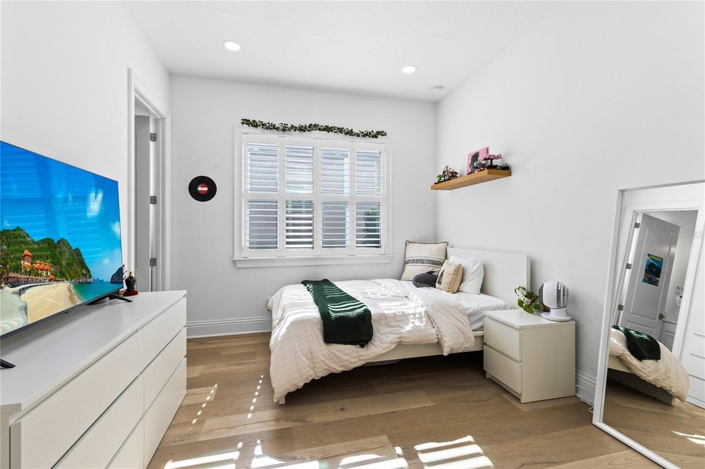 Image 27 of property listing at 13337 ALDERLEY DRIVE, Orlando, FL 32832